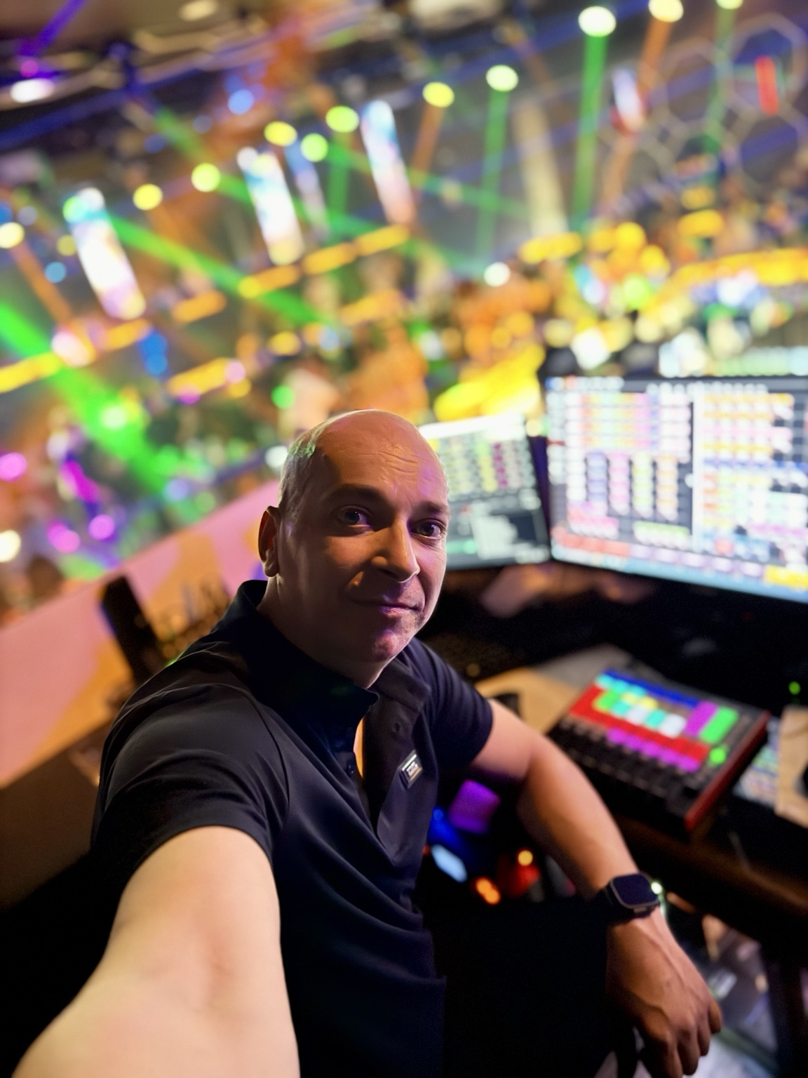 DJ Stucky зад пулта
